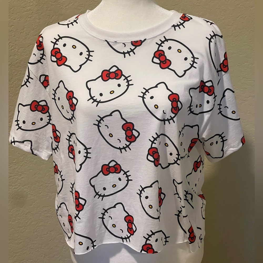 NWOT Hello Kitty by Sanrio crop top XL